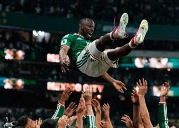 Mexico ends World Cup knockout round drought, defeats Ecuador to reach Round of 16