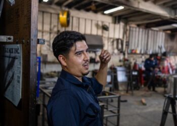 Giant rats, bright green flies, putrid smells: Boyle Heights residents describe unbearable conditions