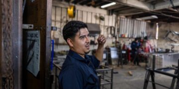 Giant rats, bright green flies, putrid smells: Boyle Heights residents describe unbearable conditions