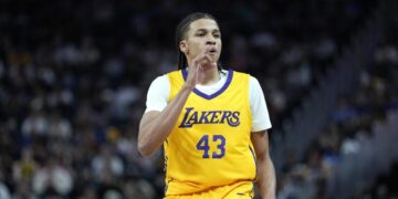 Cameron Carr makes a strong first impression in Lakers’ summer league opener