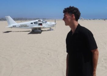 ‘We’re cooked!’ Small plane makes emergency landing on Huntington State Beach