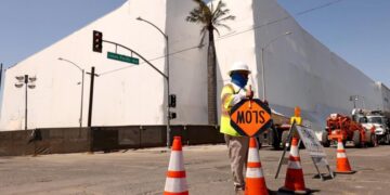 Bass imposes new limits on rebuilding process for warehouse that burned in Boyle Heights