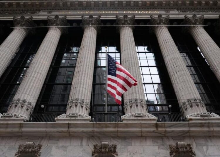 Oil prices jump, while the Dow drops more than 1,100 as sinking AI stocks drag Wall Street lower