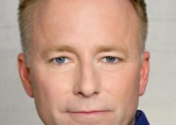 Seth Doane and Jim Axelrod among contenders for ’60 Minutes’ roles