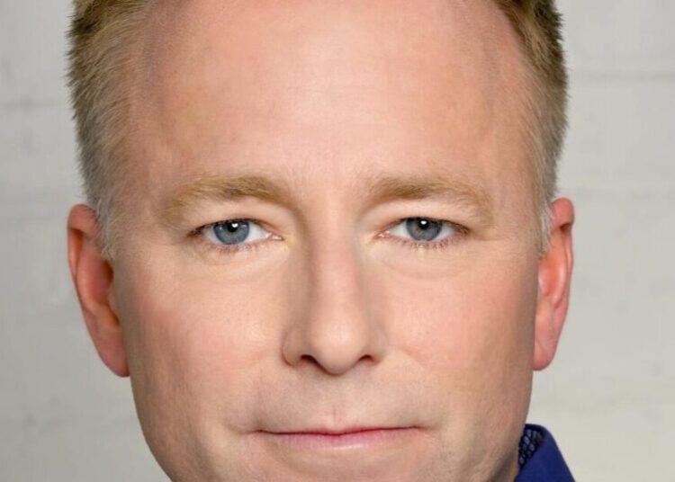 Seth Doane and Jim Axelrod among contenders for ’60 Minutes’ roles