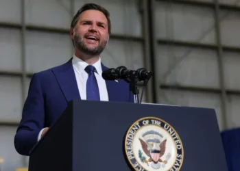 JD Vance let slip his secret envy with ‘self-admission’ to Joe Rogan: analysts