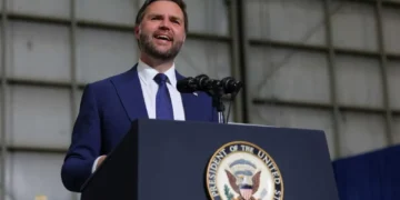JD Vance let slip his secret envy with ‘self-admission’ to Joe Rogan: analysts