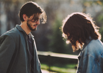 ‘Walkaway Wife Syndrome,’ Explained by a Relationship Expert (and How to Know If It’s Happening to You)