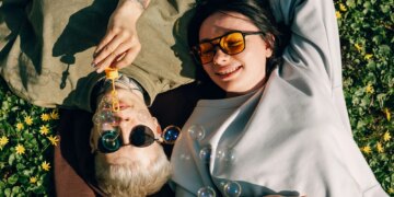 ‘Friendfluence’ Is the Dating Trend for Singles Who Don’t Want to Swipe Alone