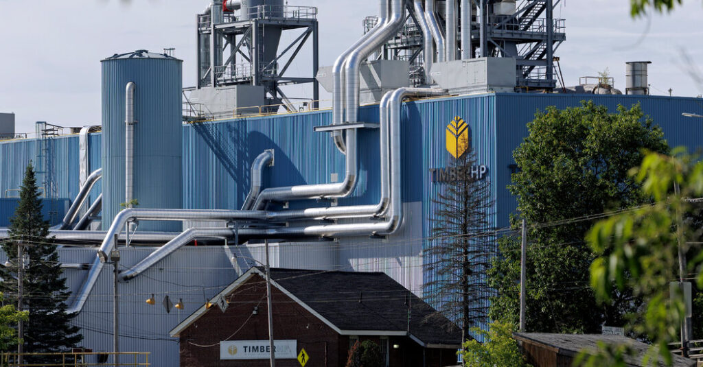 A Maine Town, Once Dependent on a Paper Mill, Tries to Move On