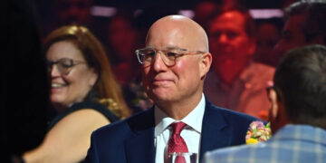 Home Depot’s Chief Is Stepping Down for Medical Leave