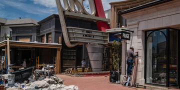 A Mall in the Palisades, Protected From Wildfire, Prepares to Reopen