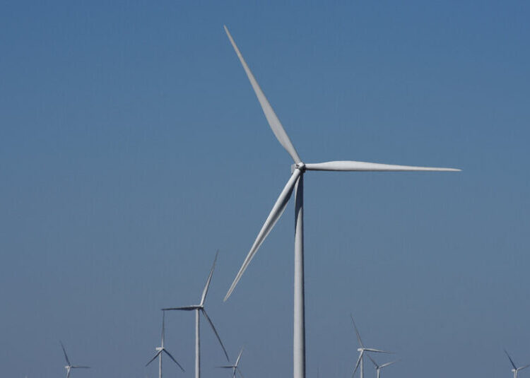 Federal Judge Orders Pentagon to Lift Freeze on Wind Power
