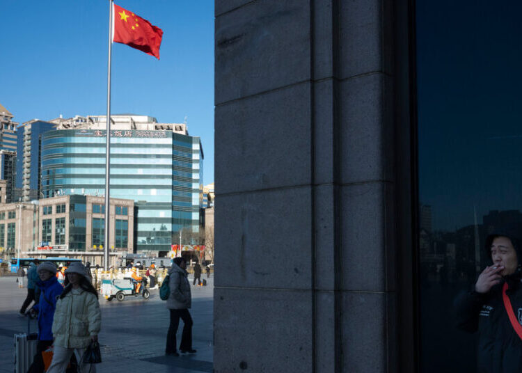China’s Nonsmokers Try to Clear the Air, One Confrontation at a Time