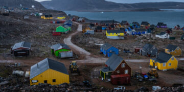 Oil, Hunters and Dr. Phil: How a Longshot Project Is Shaking Up Greenland