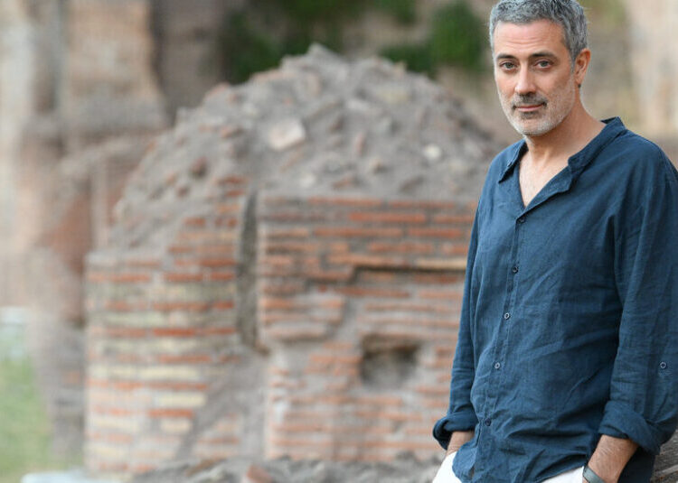Close and Loving, or Oppressive? A Novelist Takes Aim at Italian Families.