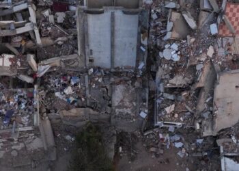 On Venezuela’s Coast, Life Is Reduced to Survival and Burial