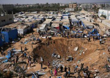 Israel Bombards Gaza, Days After Trump Announced Deal to Advance Cease-fire
