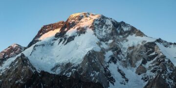 Search Continues for 6 Climbers After Pakistan Avalanche
