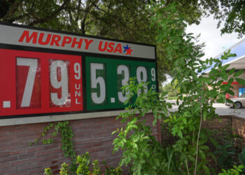 Oil Prices Plummet as Investors Digest Pause in Fighting in Iran War