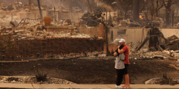 Spokane Wildfires Destroy Hundreds of Buildings as Thousands Evacuate