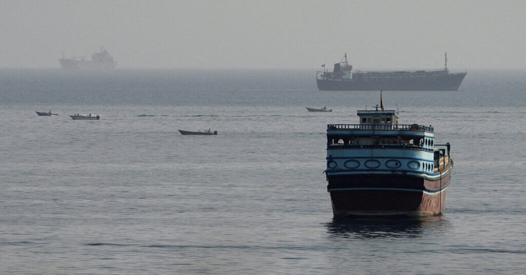 Iran and Oman Hold Talks on Reopening the Strait of Hormuz