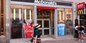 McDonald’s U.S. Sales Slow as Consumers Spend More Cautiously