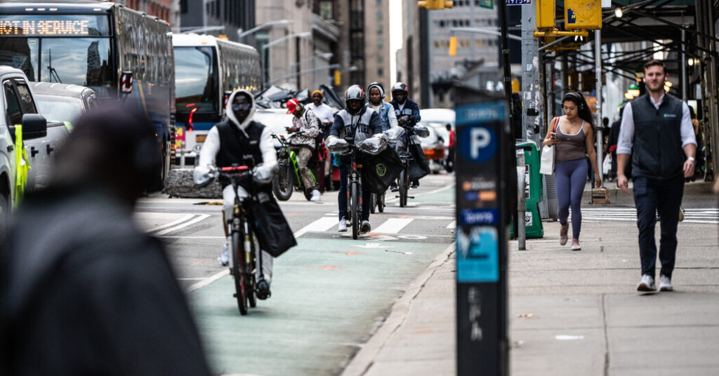 After Deadly E-Bike Crashes, N.Y. Lawmakers Consider Crackdown