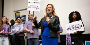 Michigan Secretary of State Wins Democratic Nomination for Governor