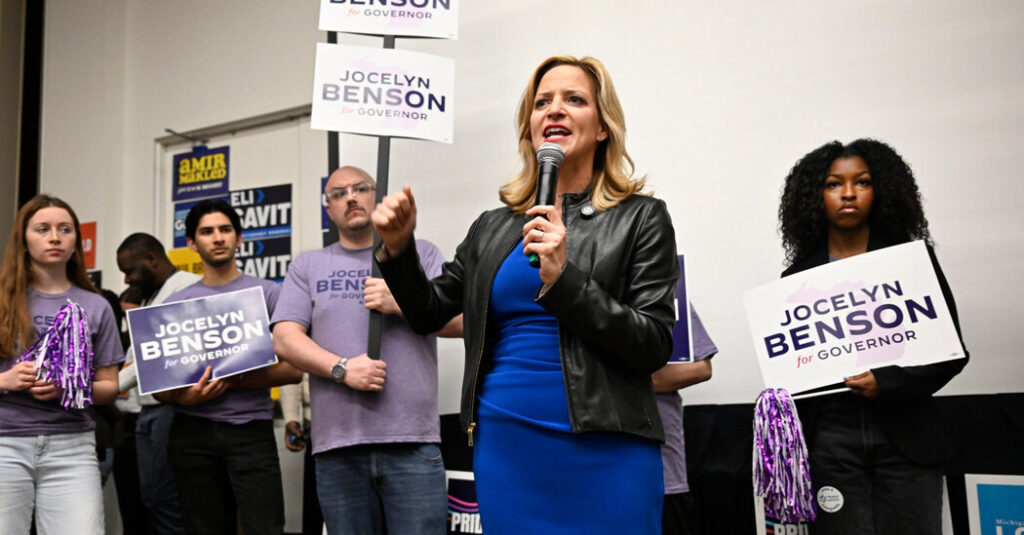 Michigan Secretary of State Wins Democratic Nomination for Governor