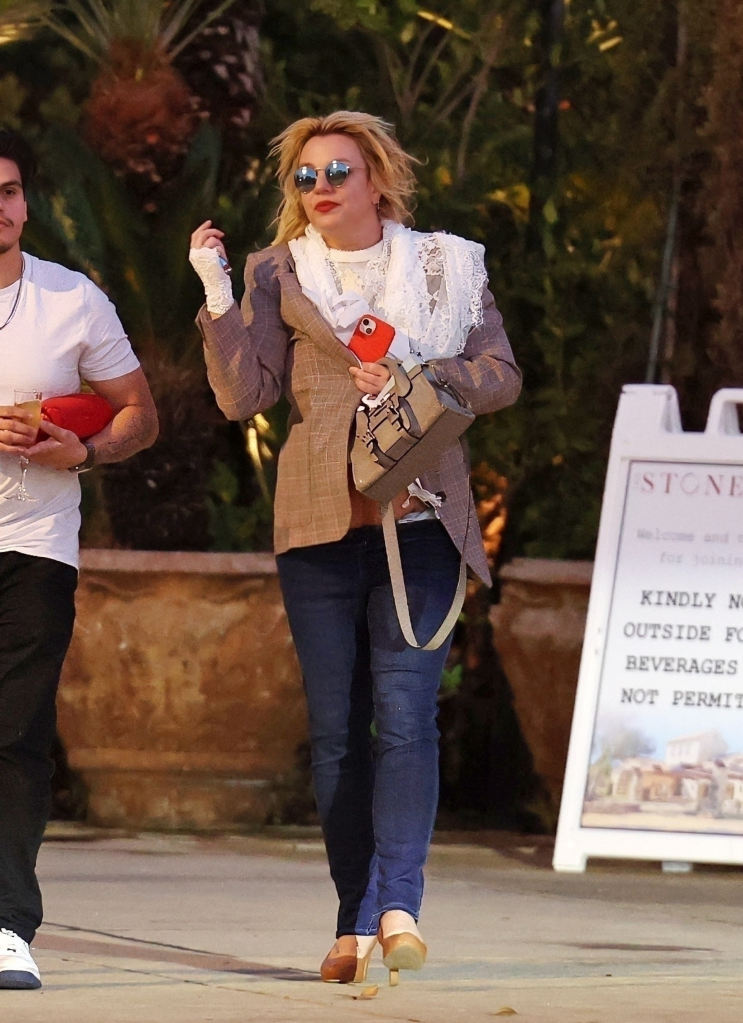 Britney Spears leaving The Westlake Village Inn.