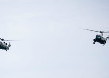 Helicopter Carrying Trump Flies Near Passenger Jet in Washington Airspace