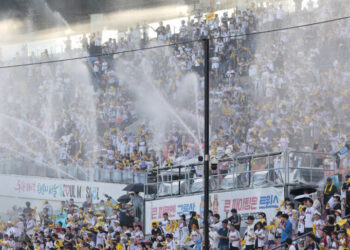 South Korea Cancels Two Days of Baseball Amid Sweltering Weather