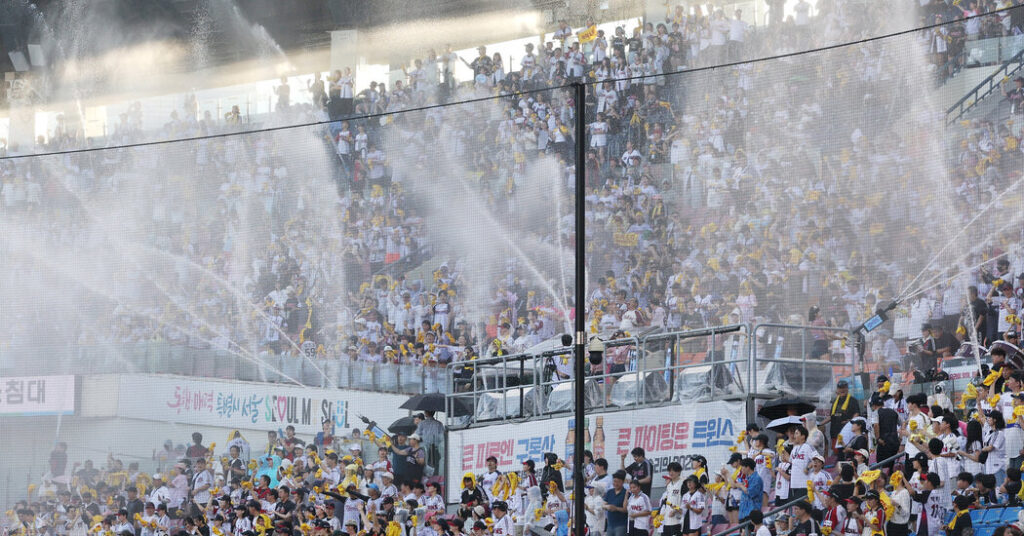 South Korea Cancels Two Days of Baseball Amid Sweltering Weather