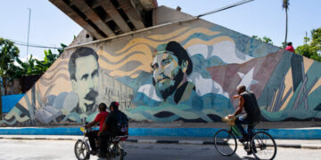 As Pressure Mounts, U.S. Hunts for Cuba’s Next Leader