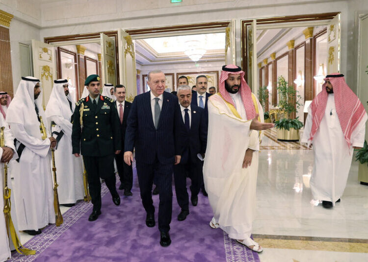 Saudi Arabia, Turkey and Pakistan Sign Joint Defense Pact