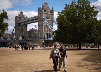 ‘Green and Pleasant’ No More, England Turns a Parched Brown