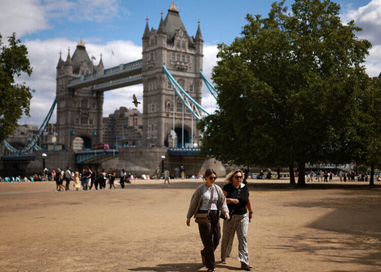‘Green and Pleasant’ No More, England Turns a Parched Brown