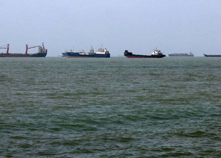 Iran Insists Strait Will Stay Closed Until U.S. Agrees to Demands
