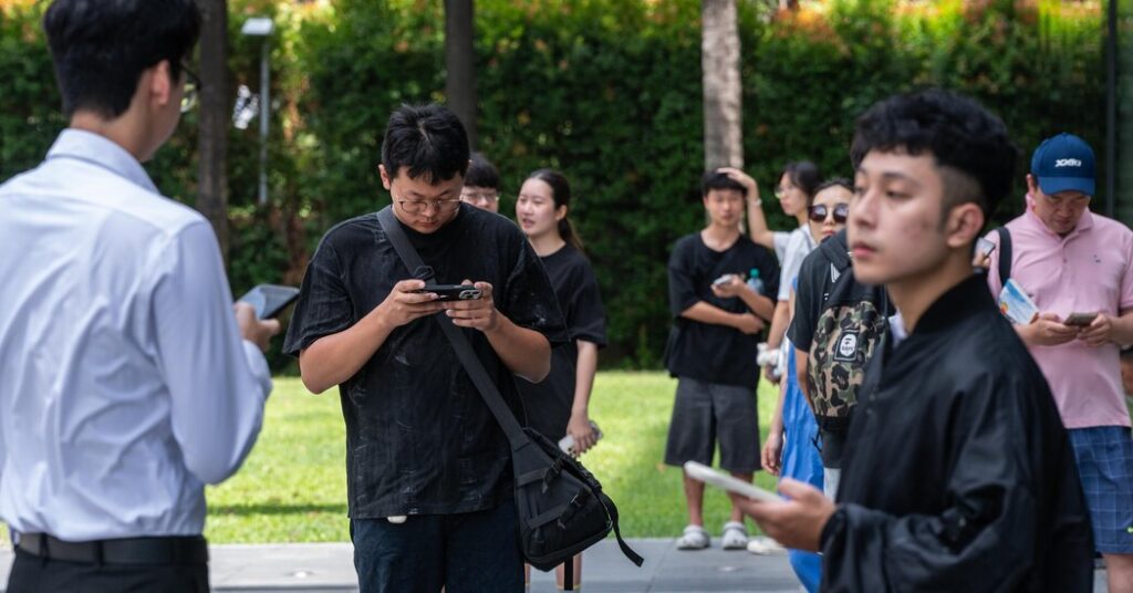 Taiwan Gingerly Tests How It Would Cope if China Choked Its Internet
