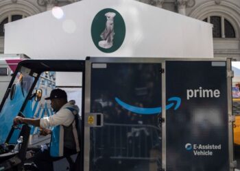 A Fight Brews Between Mamdani and Amazon Over Delivery Workers