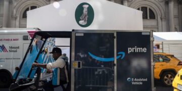 A Fight Brews Between Mamdani and Amazon Over Delivery Workers