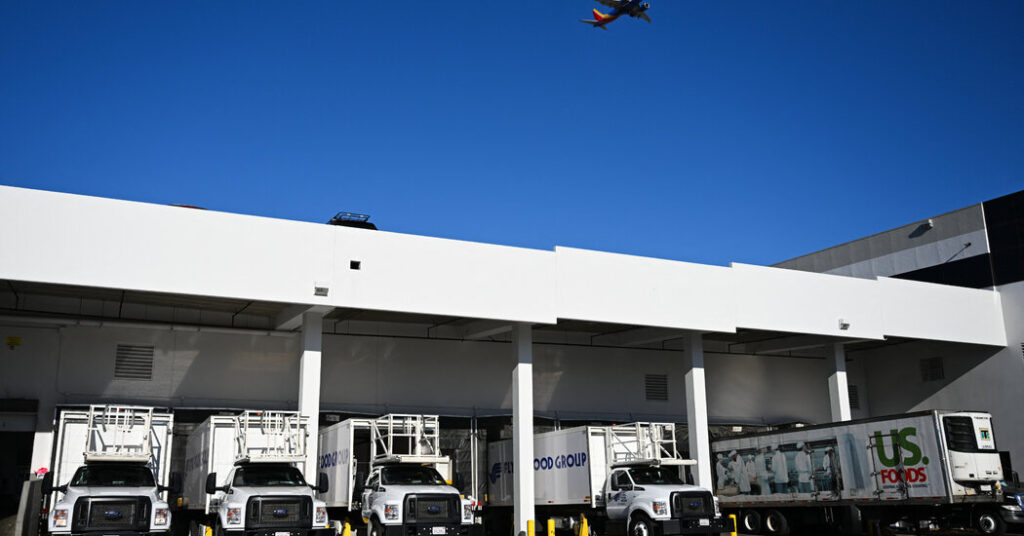 Workers Complain of Mold and Bugs at Airline Catering Facility