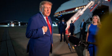 Trump Says Secret Service Ordered Air Force One Swap