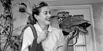 Zale Parry, Aquatic Hollywood Star and Early Acid Tripper, Dies at 93