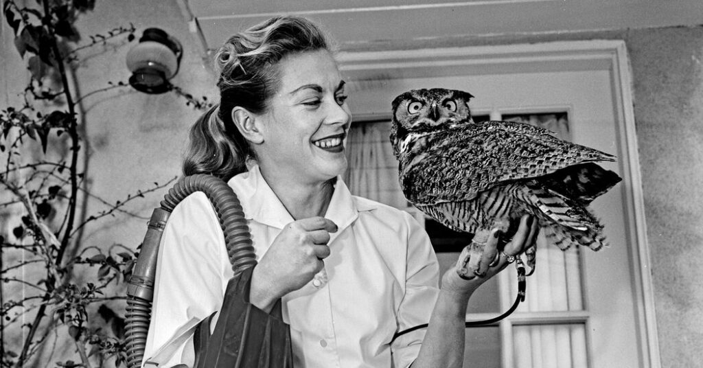 Zale Parry, Aquatic Hollywood Star and Early Acid Tripper, Dies at 93