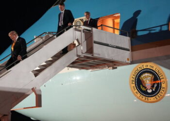 Even Some Cabinet Members Didn’t Join Trump’s Secret Flight. Here’s Who Did.