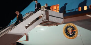 Even Some Cabinet Members Didn’t Join Trump’s Secret Flight. Here’s Who Did.