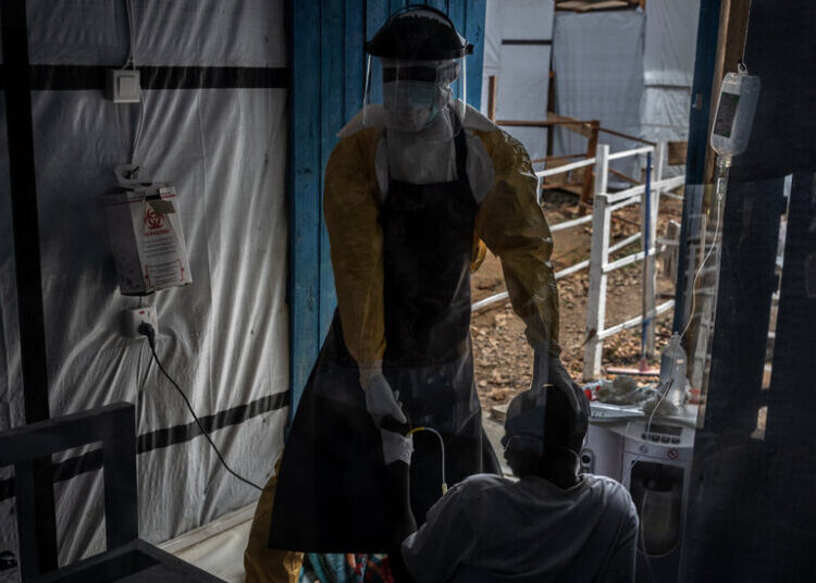 A Patient’s Final Breath in a Congolese Ebola Ward