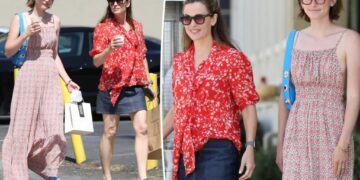 Jennifer Garner and look-alike daughter Violet Affleck, 20, keep it casual on summertime lunch outing